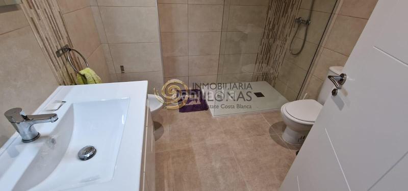 Foto d873ebfb-3cf3-46d2-980b-29651f64df59. Alquiler apartamento en avenida avenida del mediterráneo 15 alquiler de temporada en Benidorm