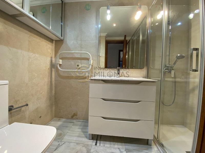 Foto b8d35703-2be6-41e8-9e24-c7ce6816b912. Lloguer pis amb calefacció aparcament piscina a Playa Levante Benidorm