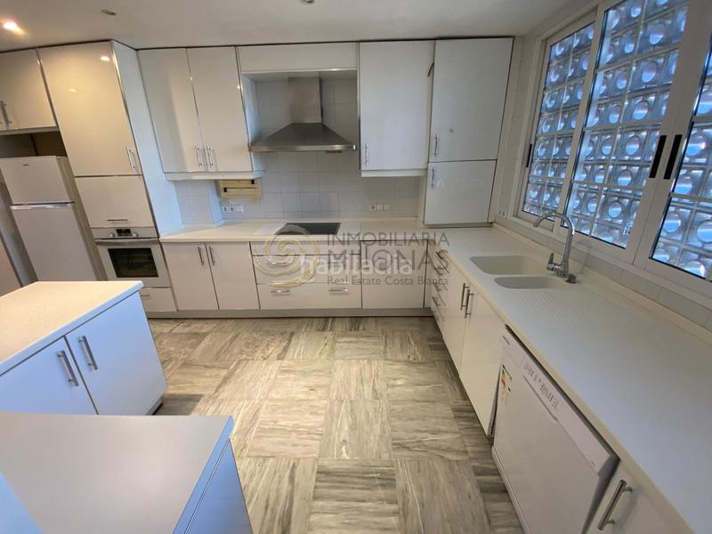 Foto c607d443-1652-45b2-85a8-334012e731bd. Location appartement avec chauffage parking piscine dans Benidorm