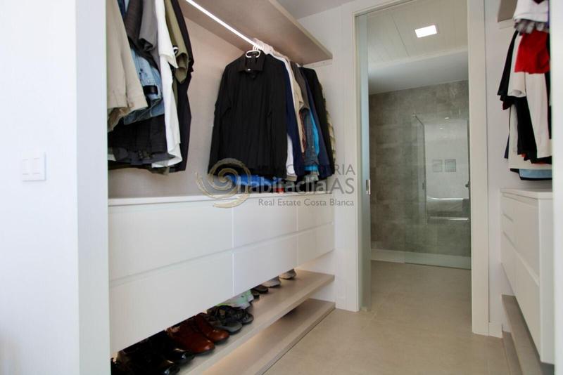 Foto 02a52ca7-ca52-464d-8bb6-daf2b164e9fa. Xalet amb calefacció aparcament piscina a balcón de Finestrat-terra marina Finestrat