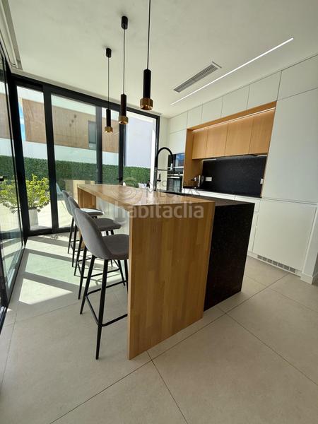 Foto 02c53356-422d-417a-b47f-75316a6b03b6. Xalet amb calefacció aparcament piscina a balcón de Finestrat-terra marina Finestrat