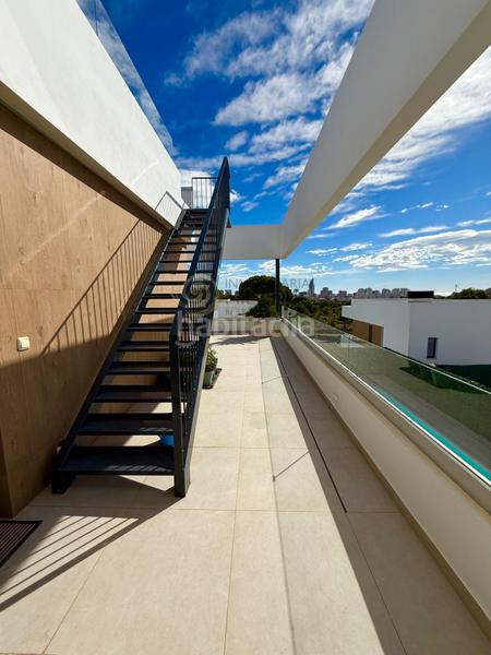 Foto 0986abc1-fc3d-485f-a78f-f6470ee6fe46. Xalet amb calefacció aparcament piscina a balcón de Finestrat-terra marina Finestrat