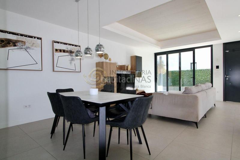 Foto 0ce428c8-c8c8-4de1-922e-c74dab992ed7. Xalet amb calefacció aparcament piscina a balcón de Finestrat-terra marina Finestrat