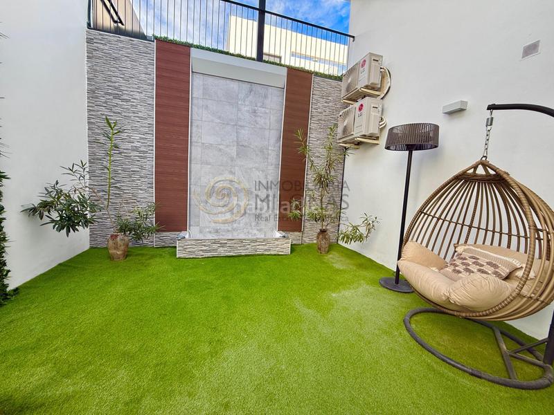 Foto 1071538a-fea4-42fd-95a7-6c59753e63f0. Xalet amb calefacció aparcament piscina a balcón de Finestrat-terra marina Finestrat