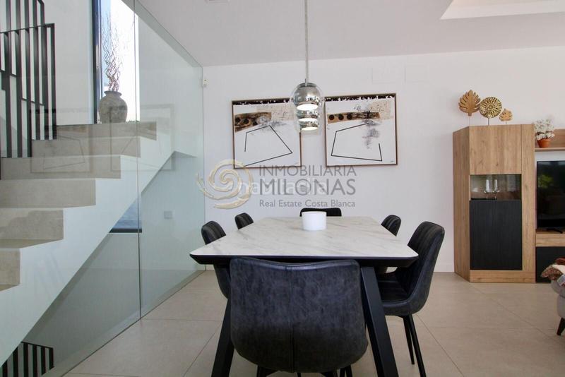 Foto 2e46ec3a-6460-4423-8aef-f61f8dff5c55. Xalet amb calefacció aparcament piscina a balcón de Finestrat-terra marina Finestrat