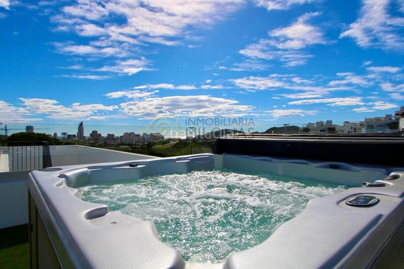 Foto 34383d2e-c5bc-4e32-b027-e98501f34268. Xalet amb calefacció aparcament piscina a balcón de Finestrat-terra marina Finestrat