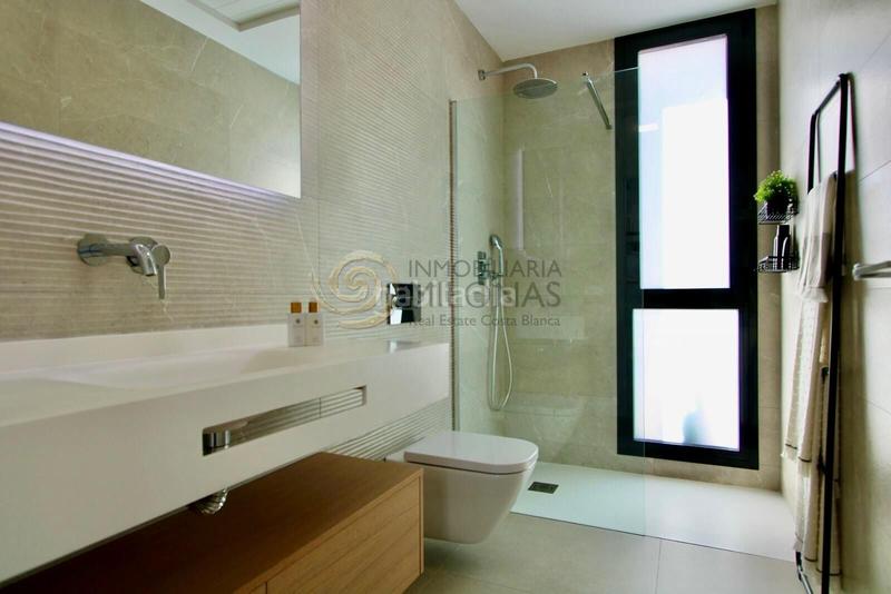 Foto 377076bc-97c7-4eac-b888-3f22645c6074. Xalet amb calefacció aparcament piscina a balcón de Finestrat-terra marina Finestrat