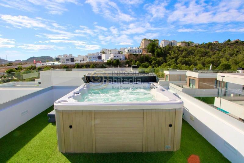 Foto 4998db60-ac07-40cb-b4be-eafdbb9649a7. Xalet amb calefacció aparcament piscina a balcón de Finestrat-terra marina Finestrat