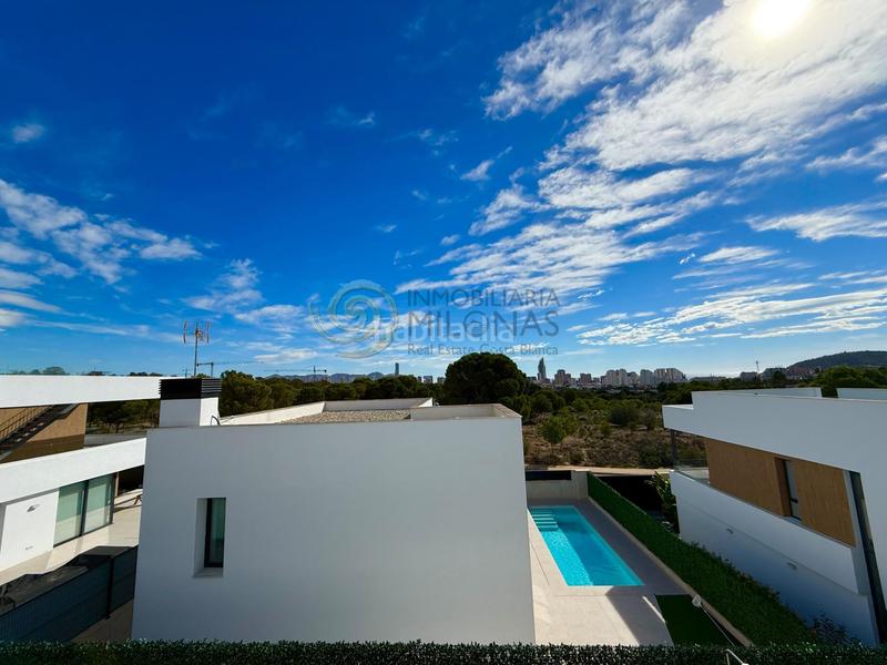 Foto 4b60459f-ba75-4814-acc1-b059162cb5ec. Xalet amb calefacció aparcament piscina a balcón de Finestrat-terra marina Finestrat