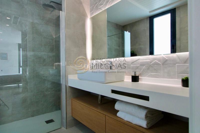 Foto 6daee591-6313-4a2c-8ba7-1b1f2206674e. Xalet amb calefacció aparcament piscina a balcón de Finestrat-terra marina Finestrat