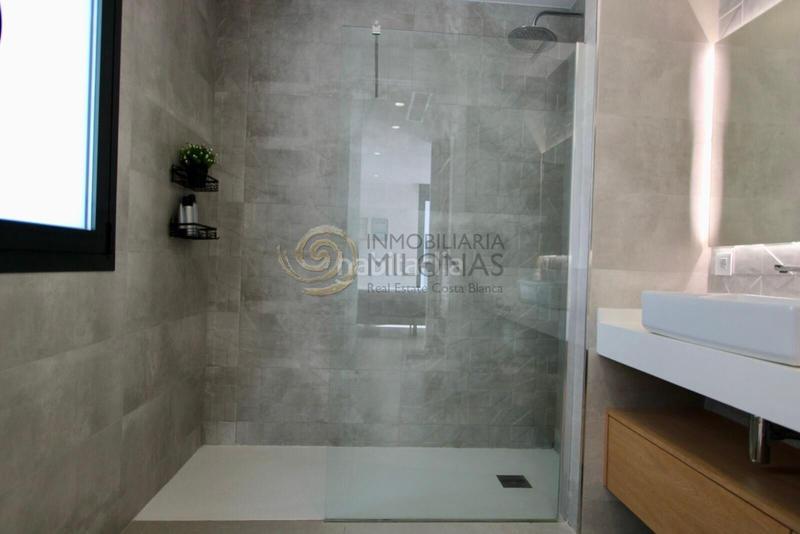 Foto 8ddd69f6-ee48-48f7-8960-8ca13b0337a0. Xalet amb calefacció aparcament piscina a balcón de Finestrat-terra marina Finestrat