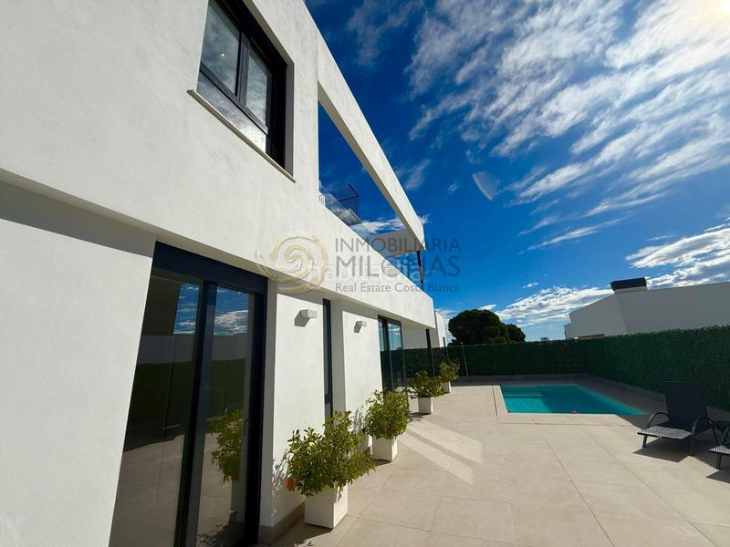 Foto a0a6a00c-e06e-4424-b983-4dfc5f5902ac. Xalet amb calefacció aparcament piscina a balcón de Finestrat-terra marina Finestrat