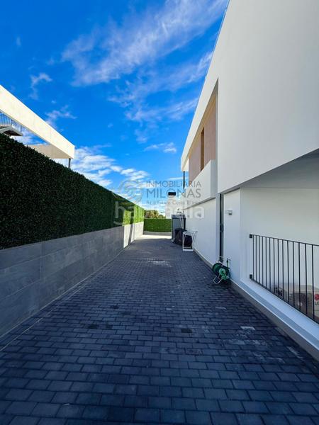 Foto abd766ac-4791-4e6b-88d6-0a186baf00c1. Xalet amb calefacció aparcament piscina a balcón de Finestrat-terra marina Finestrat