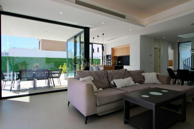 Foto b4b740f3-ed05-4517-b562-dd441c9a22e6. Xalet amb calefacció aparcament piscina a balcón de Finestrat-terra marina Finestrat