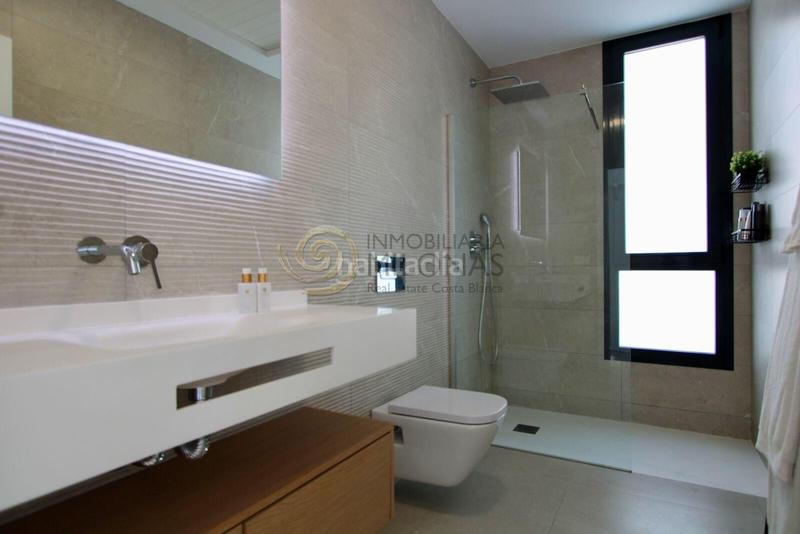 Foto b7f98bd0-77c9-4f00-ba00-32bb06f6d6e5. Xalet amb calefacció aparcament piscina a balcón de Finestrat-terra marina Finestrat