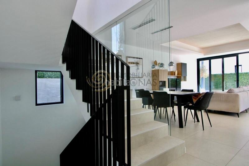 Foto c787bfea-0ebb-47fd-bda7-8353633aabad. Xalet amb calefacció aparcament piscina a balcón de Finestrat-terra marina Finestrat