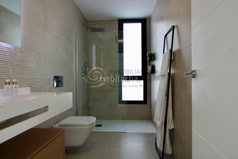 Foto e759a10b-2481-4f9d-9ce8-a644ebb0f394. Xalet amb calefacció aparcament piscina a balcón de Finestrat-terra marina Finestrat