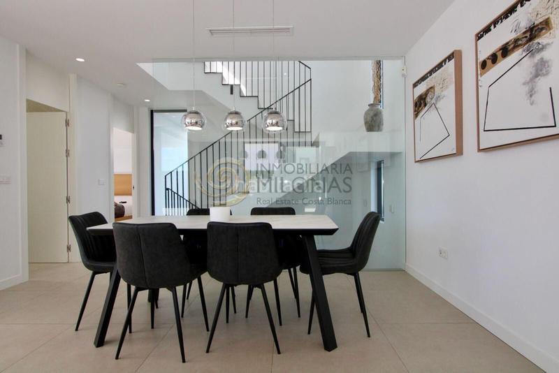 Foto ed2dd625-2e81-4740-8604-3fb194c1ca88. Xalet amb calefacció aparcament piscina a balcón de Finestrat-terra marina Finestrat