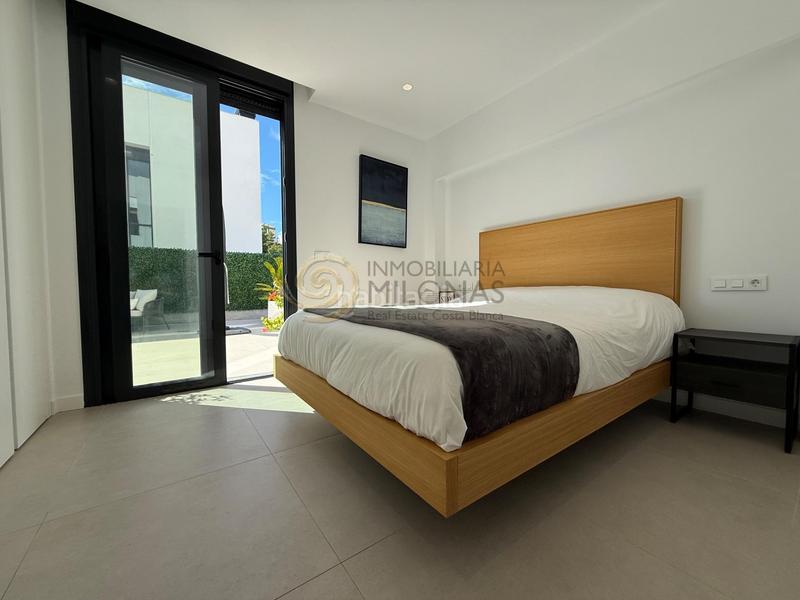 Foto f21f559d-016d-4e16-95d3-1cad17f247ac. Xalet amb calefacció aparcament piscina a balcón de Finestrat-terra marina Finestrat