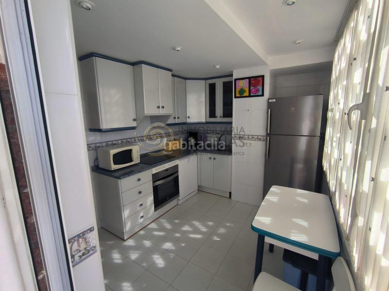 Foto 56cd3161-ca24-40bb-b357-ce957b7d4f41. Etagenwohnung mit parking pool in Playa Levante Benidorm