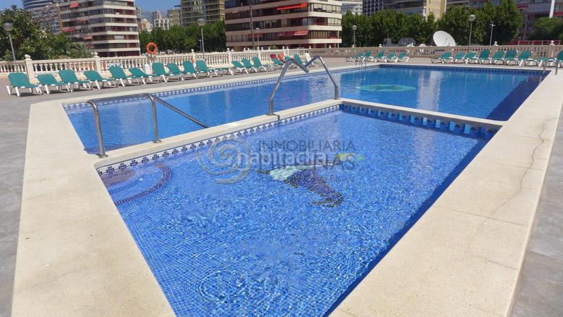 Foto d28861e2-be0e-4e8f-b4a6-5fb57f0a4889. Etagenwohnung mit parking pool in Playa Levante Benidorm
