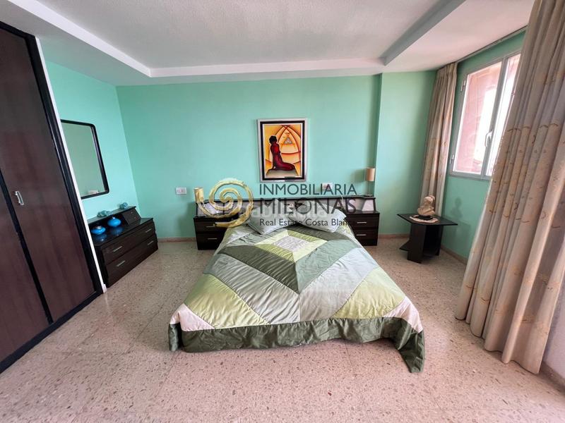 Foto e4ddad7f-4cd3-4929-bd73-e82c0a8c07ba. Pis amb aparcament piscina a Playa Levante Benidorm