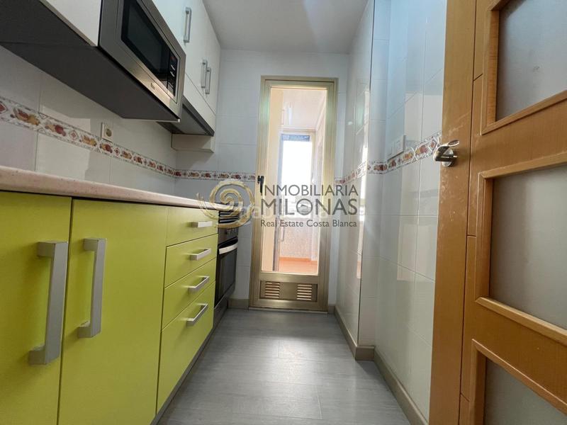 Foto 94e87fec-61ad-48b1-a4ad-90f9efba29b8. Piccolo appartamento con parcheggio piscina in Levante Alto Benidorm