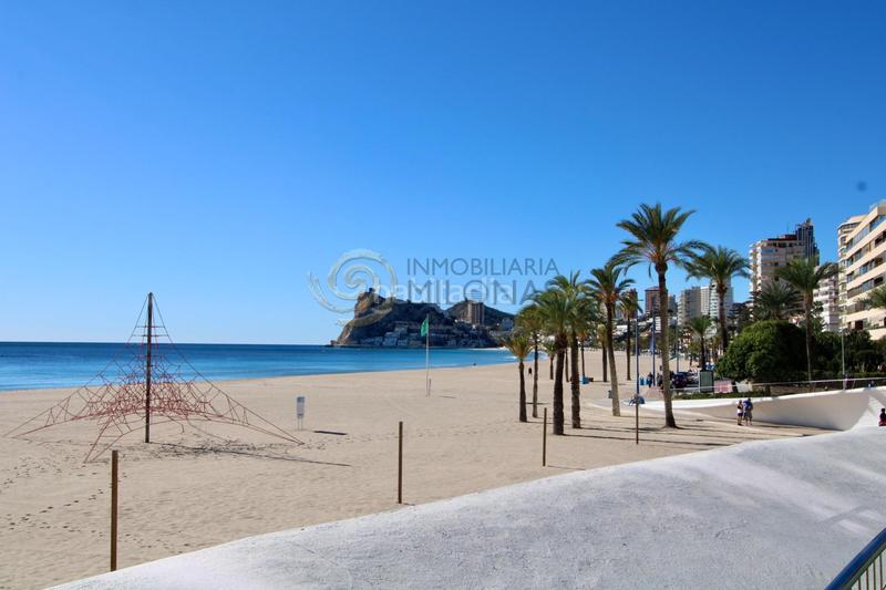 Foto cb0758b9-3410-48e9-9316-dcf455ac63d2. Flat in avenida de la armada española 25 in Playa Poniente Benidorm