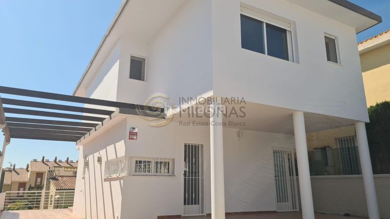 Foto 9897a05e-e10e-477b-9295-29f080d8d6c6. Casa amb aparcament piscina a Montebello - Nou Espai Nucia (la)