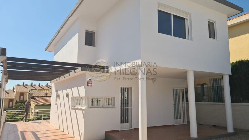 Foto e5574d57-66cd-4a78-8e46-f99d83874d5f. Casa amb aparcament piscina a Montebello - Nou Espai Nucia (la)