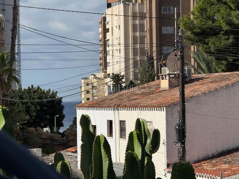 Foto 3b6e9cc9-b5f7-40db-8ef8-16a95dbddff9. Casa a calle calle londres 10 a Rincón Alto Benidorm