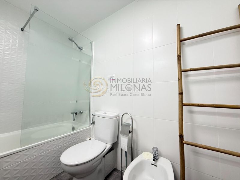 Foto 41f67e0a-517e-461e-bd06-2ffa23ea22da. Casa a calle calle londres 10 a Rincón Alto Benidorm