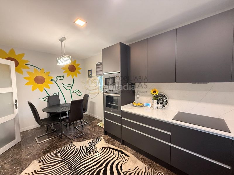 Foto c54f709a-a385-4748-96d5-ee0460add7e1. Casa a calle calle londres 10 a Rincón Alto Benidorm