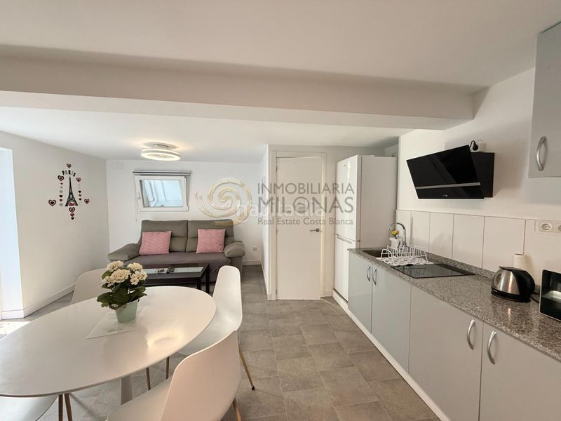 Foto f2426235-1d1a-4efe-862f-2d0daf0ad6fe. Casa a calle calle londres 10 a Rincón Alto Benidorm