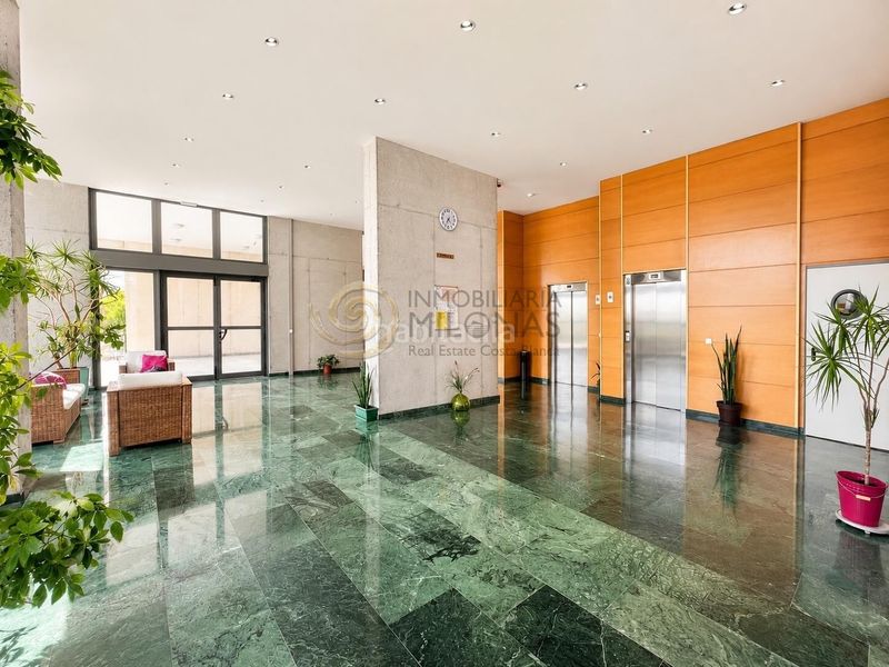 Foto 733cd371-f6d4-438c-a939-5a41a315d1f8. Apartament amb calefacció aparcament piscina a Via Parque Benidorm
