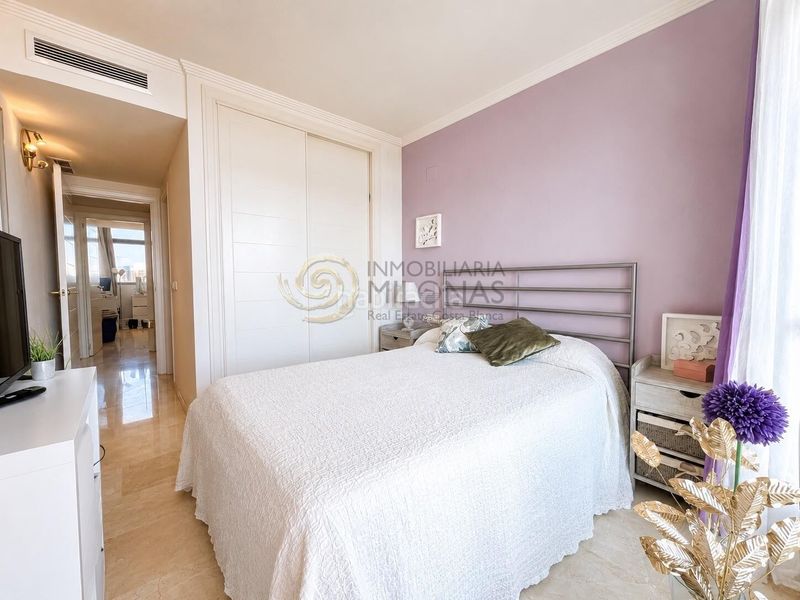 Foto 820c144d-73f4-4083-9ab9-ca5539eae7a9. Apartament amb calefacció aparcament piscina a Via Parque Benidorm