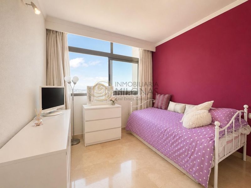 Foto a3f575bc-4bc2-491f-ba38-56a2318e4055. Apartament amb calefacció aparcament piscina a Via Parque Benidorm