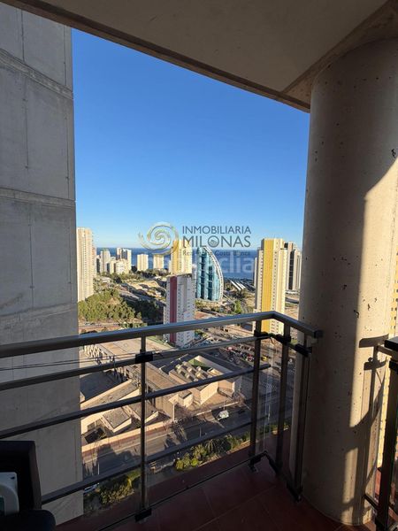 Foto 12ba6c5e-99d3-4457-abad-0ca209d41916. Apartament amb aparcament piscina a Via Parque Benidorm