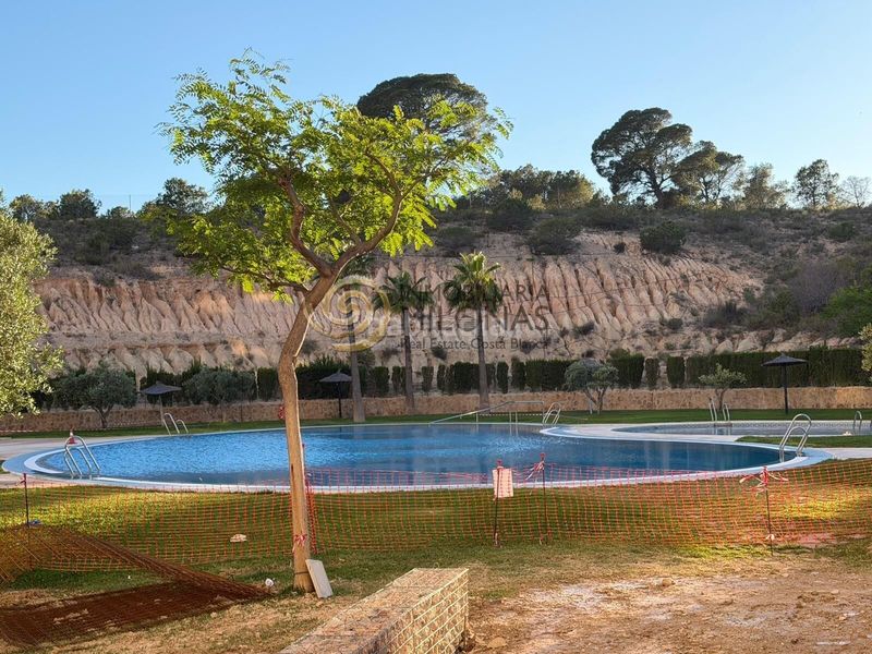Foto 49391ca3-57c5-43f3-bdad-d1484f3b801a. Apartament amb aparcament piscina a Via Parque Benidorm