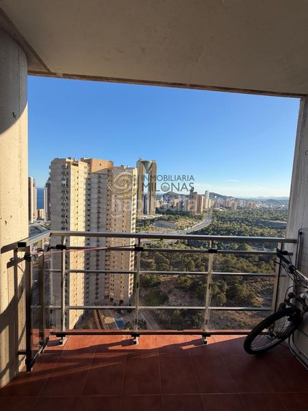 Foto 508c3bb3-aae6-4117-9681-caa49ddb4663. Apartament amb aparcament piscina a Via Parque Benidorm