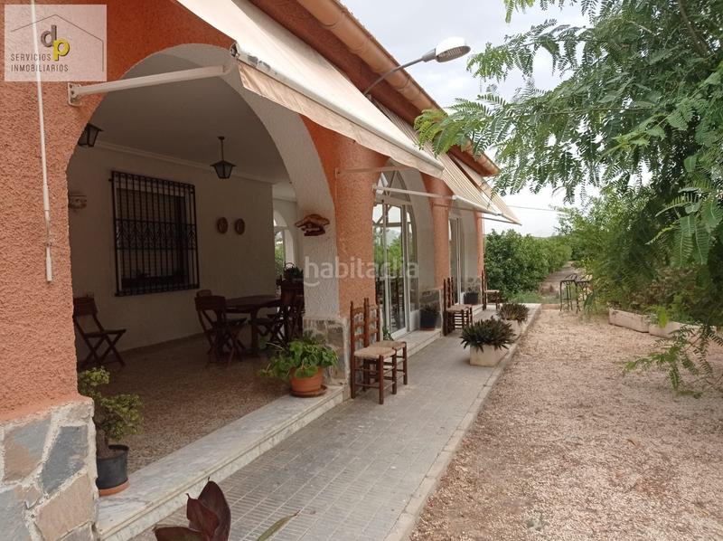 Foto fbfbde5e-a901-423c-9ec2-d6c2fd485db3. Chalet avec cheminée parking dans Jubalcoi Elche / Elx