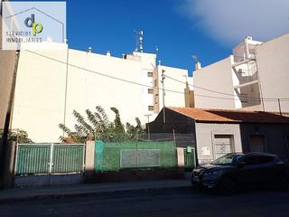 Terreny residencial a Carrer hispanoamerica 2. Suelo urbano con edificacion en torrellano