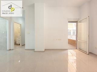 Rez-de-chaussée à Calle torreagüera 2. Preciosa vivienda reformada a 200 m de la playa