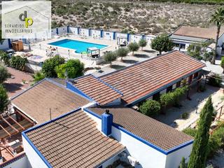 Masia a Crevillente. Gran finca a la venta