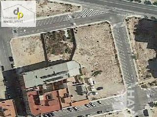 Terreno residenziale in Avinguda cementeri vell 4. Suelo urbano en venta