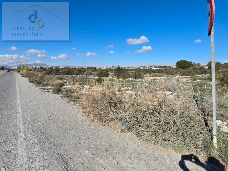 Foto f26b7e5a-0ed4-457b-beeb-a1420f870a29. Rural plot in lugar sector e-26 9051 in El Travaló - Martínez Valero Elche / Elx