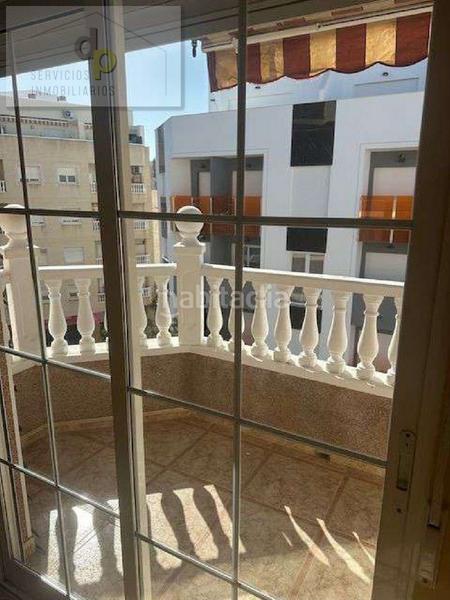 Foto c31f6d0f-26bd-4eb3-b6b4-40f261f2d8b7. Pis a calle san luis 35 a Parque de las Naciones Torrevieja