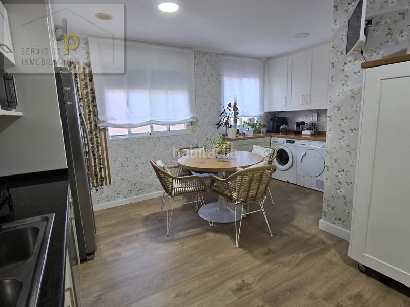 Foto b14aa7a2-be7b-45b3-be78-52a6afdd8510. Zweistöckige wohnung in carrer lavendimia 24 in Torrellano Elche / Elx