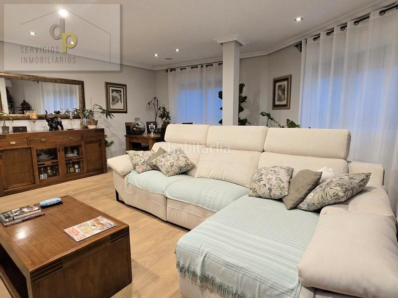 Foto f1c86a25-2e6a-4fcf-b669-ca30ac05e8f0. Zweistöckige wohnung in carrer lavendimia 24 in Torrellano Elche / Elx