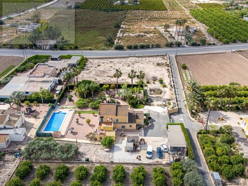 Foto ceaea736-7968-401e-b63b-d05e15e879cb. Xalet amb xemeneia piscina a La Foia - Daimés - Asprella Elche / Elx